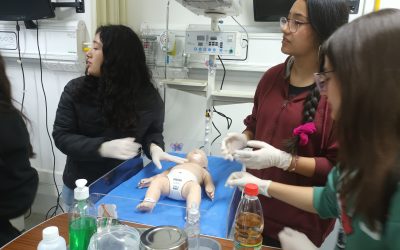 Alumnos visitan Facultad de Medicina de la Universidad de Valparaíso